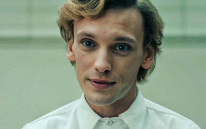 جیمی کمپبل باور در نقش وکنا و هنری کریل در سریال Stranger Things