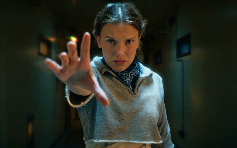 میلی بابی براون در نقش ایلون در سریال Stranger Things