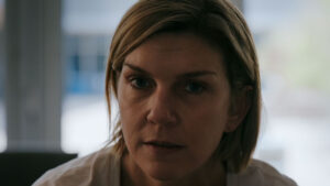 تحلیل و بررسی فصل اول سریال Pluribus و پاسخ به سوالات مهم انتهایی سریال