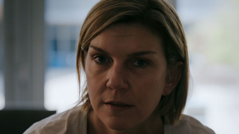 تحلیل و بررسی فصل اول سریال Pluribus و پاسخ به سوالات مهم انتهایی سریال